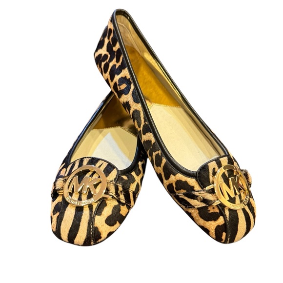 Michael Kors Animal Print Flats with Gold Logo sz 9 - Picture 4 of 9